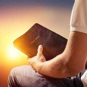 7 versets bibliques sur le secours de Dieu