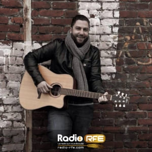 Bruce Manes titre Chante radio